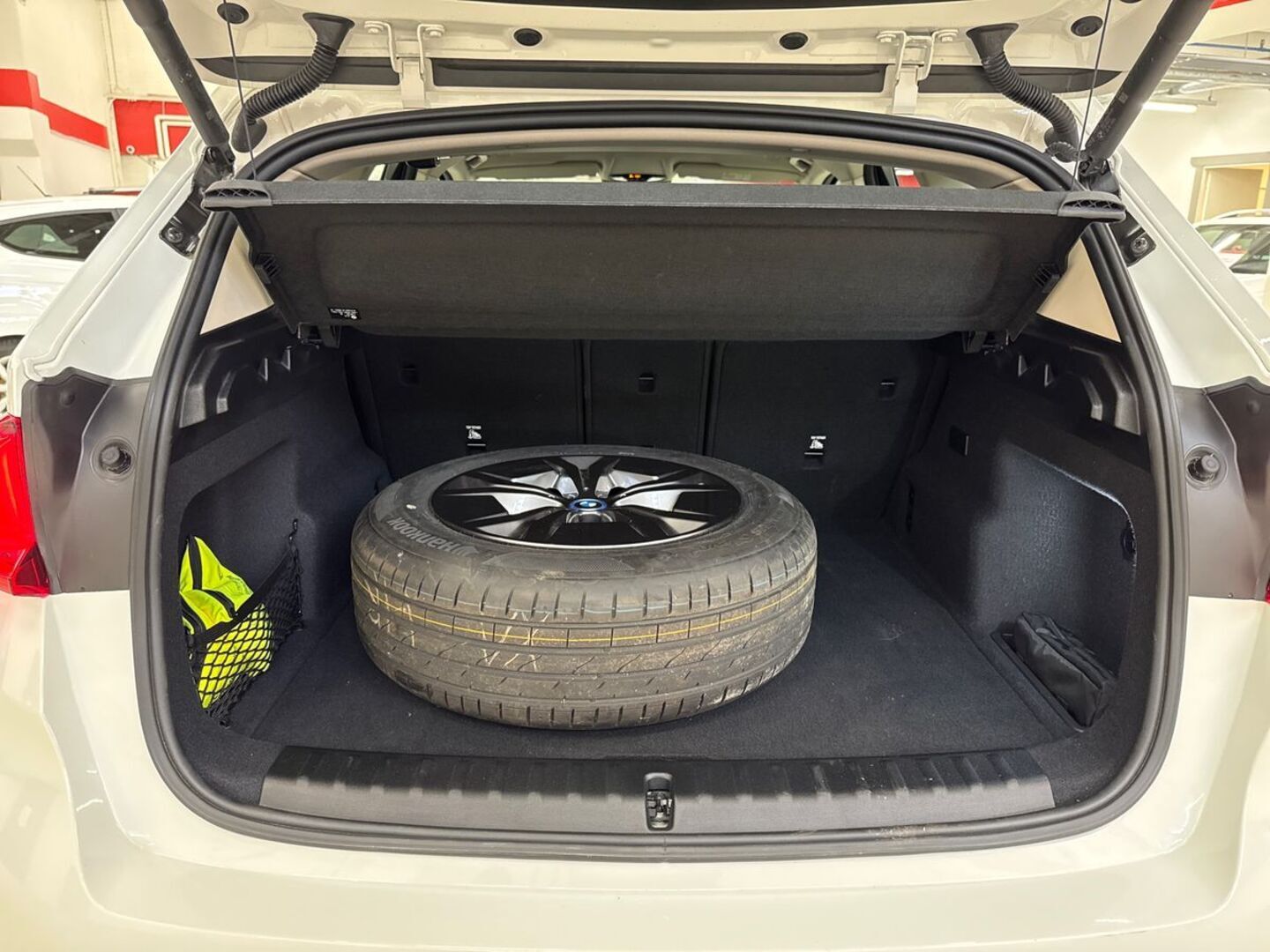 BMW iX1 2024