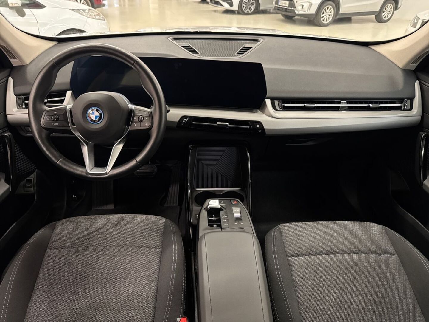 BMW iX1 2024