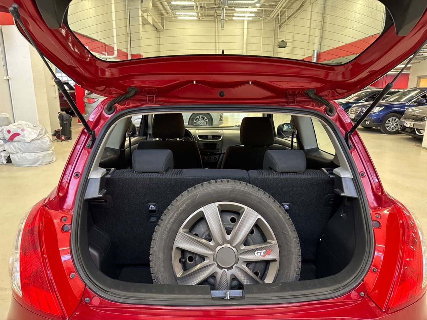 SUZUKI Swift 2012