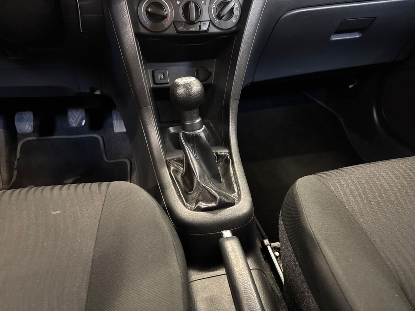 SUZUKI Swift 2012