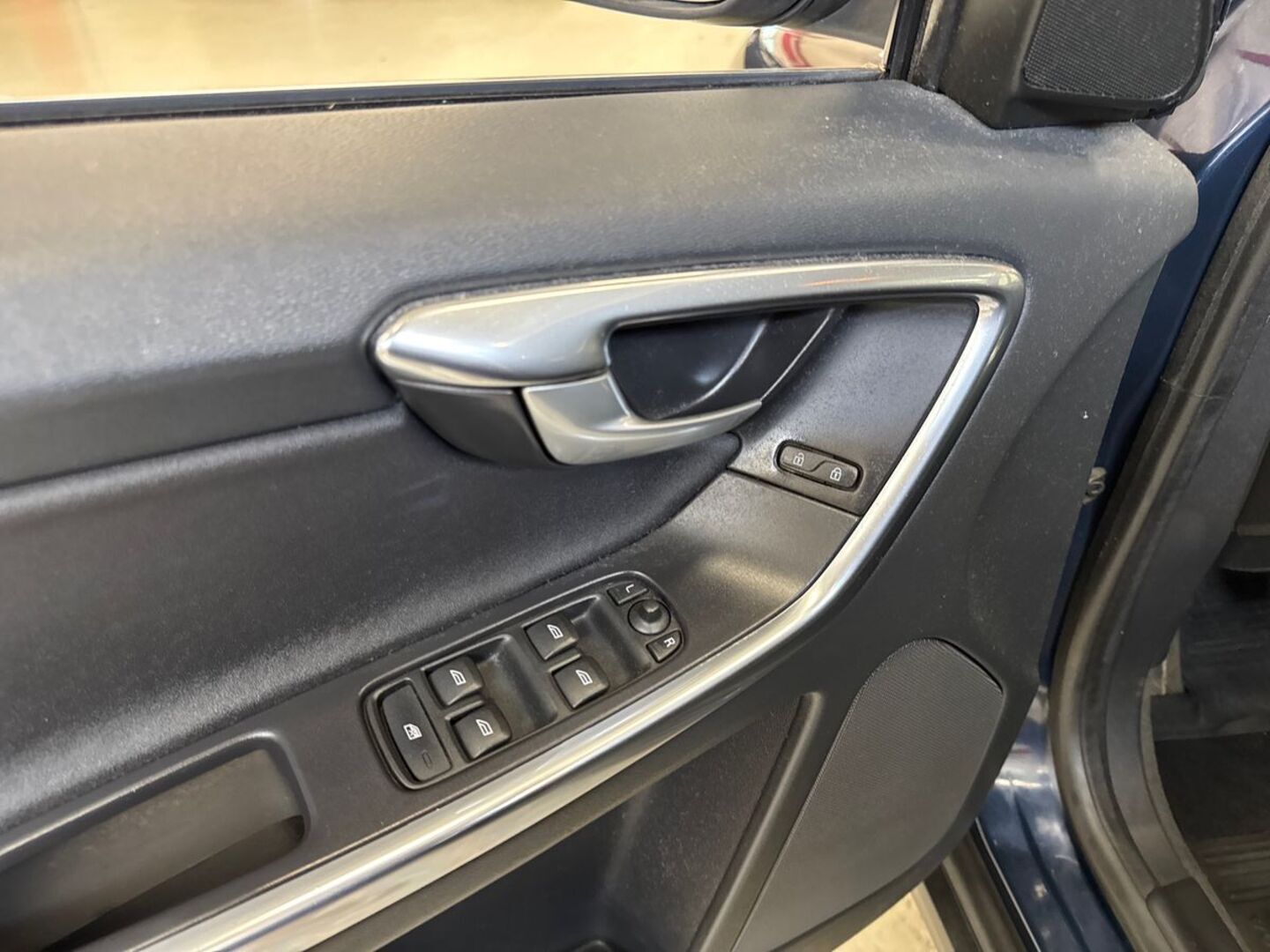 VOLVO XC60 2011