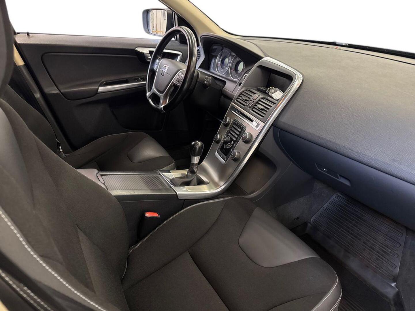 VOLVO XC60 2011