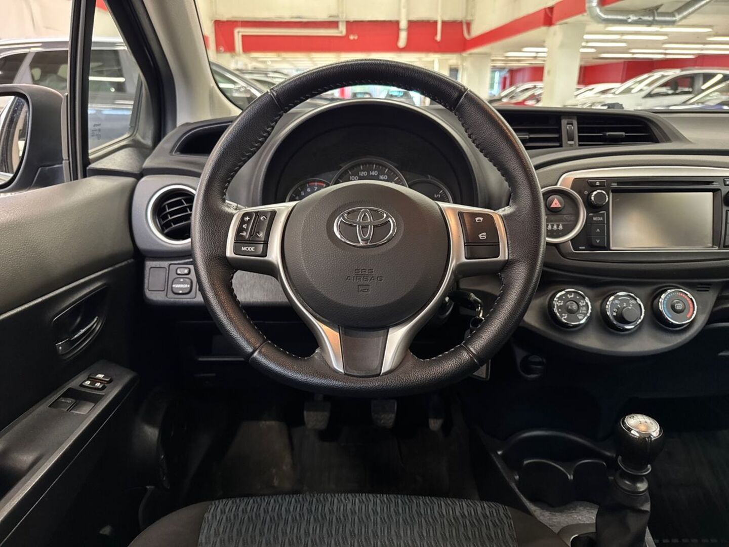 TOYOTA Yaris 19