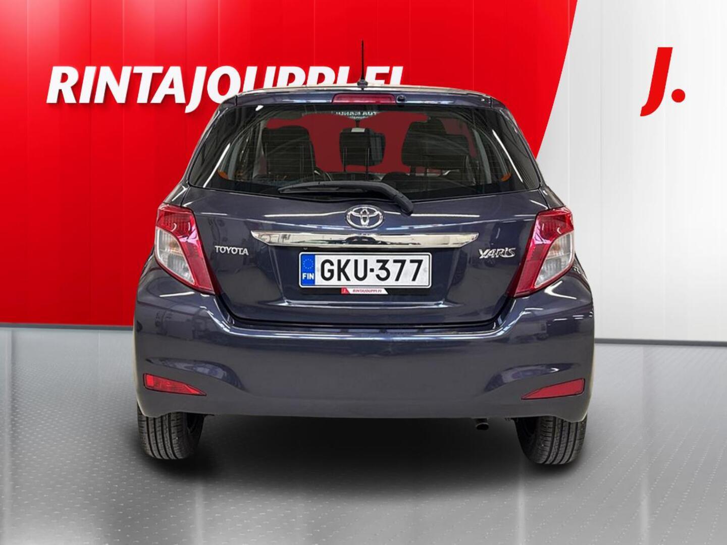 TOYOTA Yaris 5