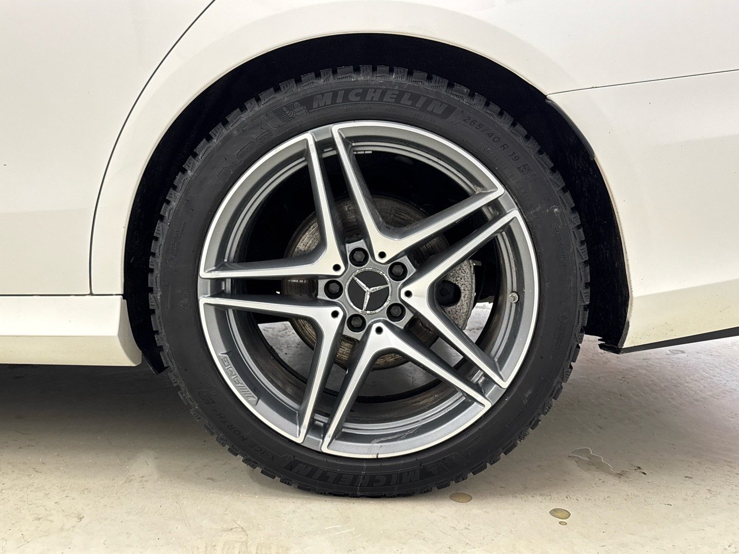 MERCEDES-BENZ E 2016