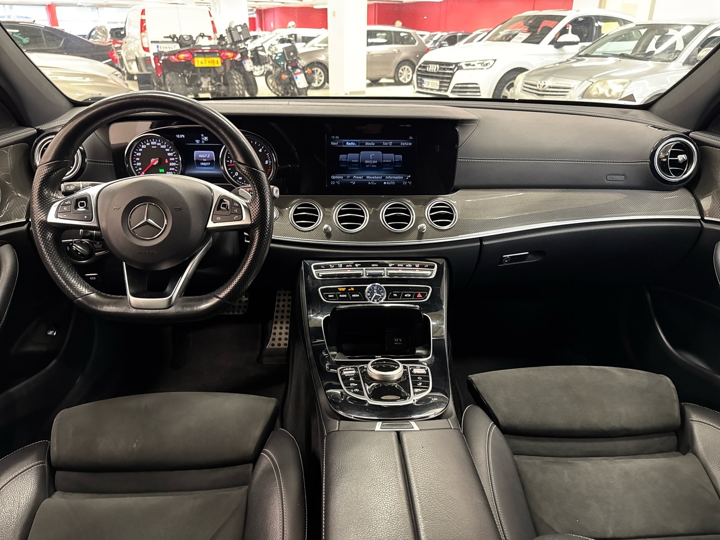 MERCEDES-BENZ E 2016