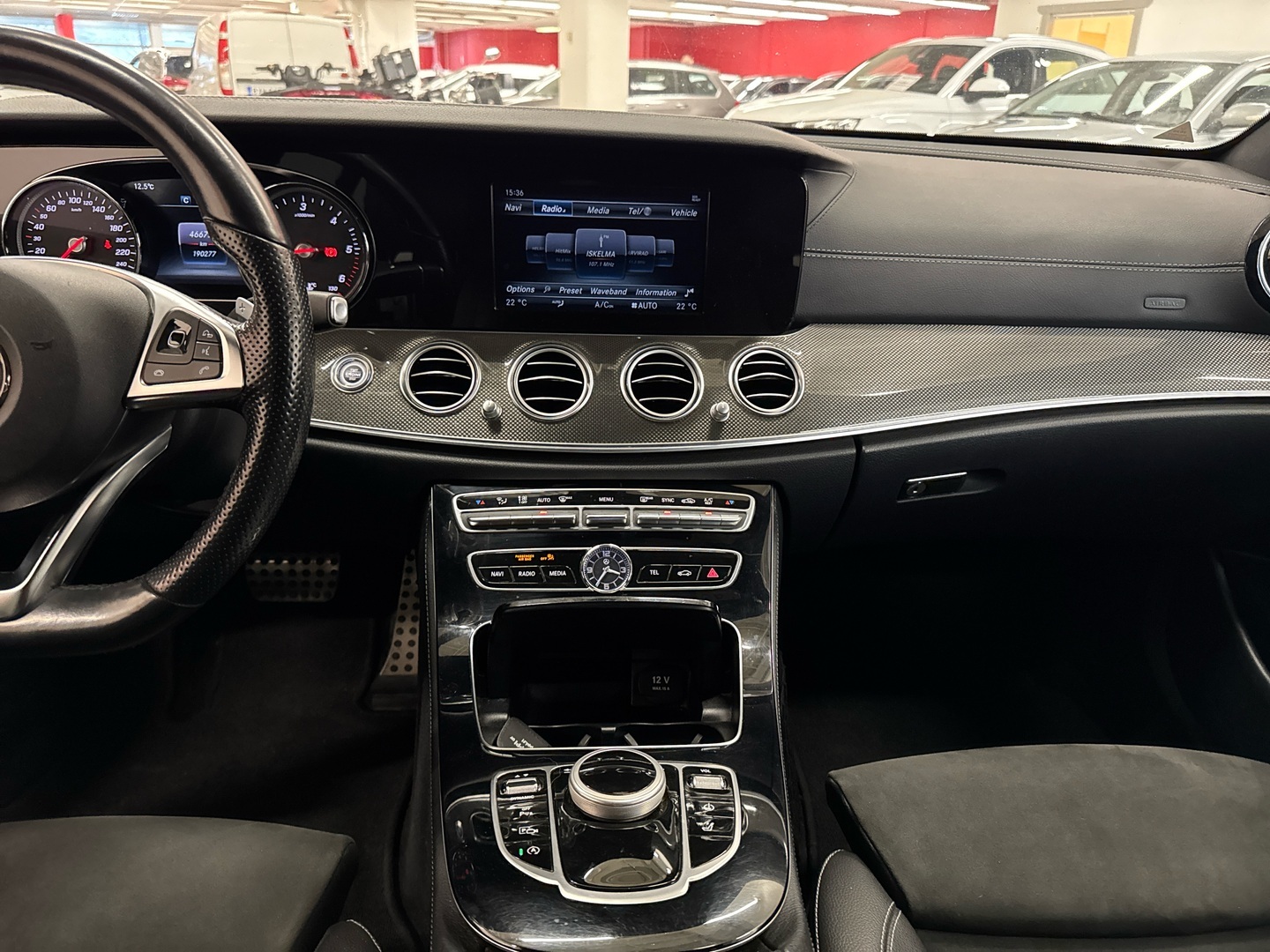 MERCEDES-BENZ E 2016