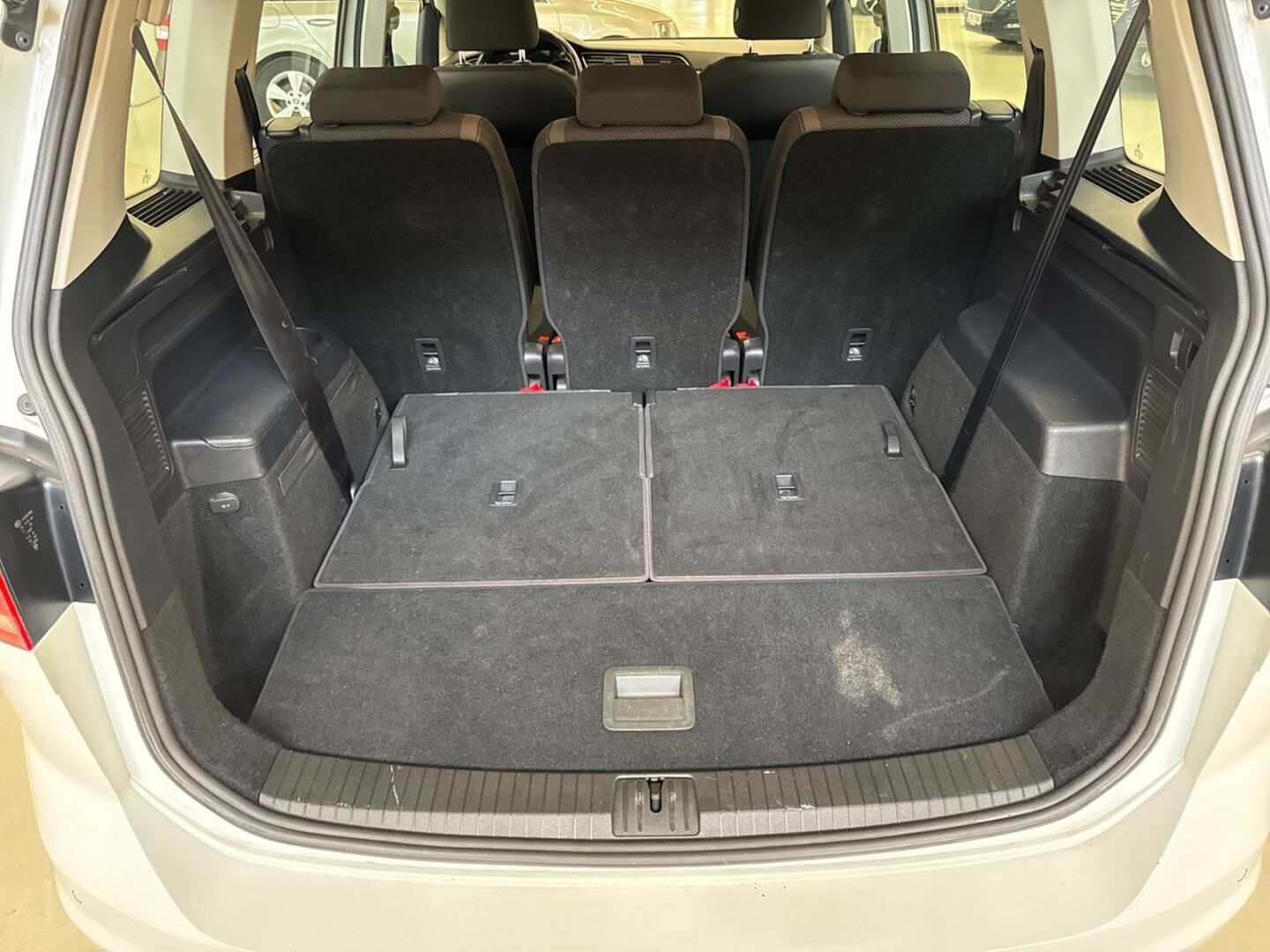 VOLKSWAGEN Touran 2017