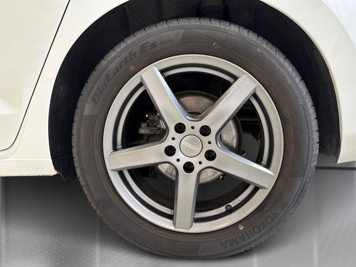 VOLKSWAGEN Touran 2017