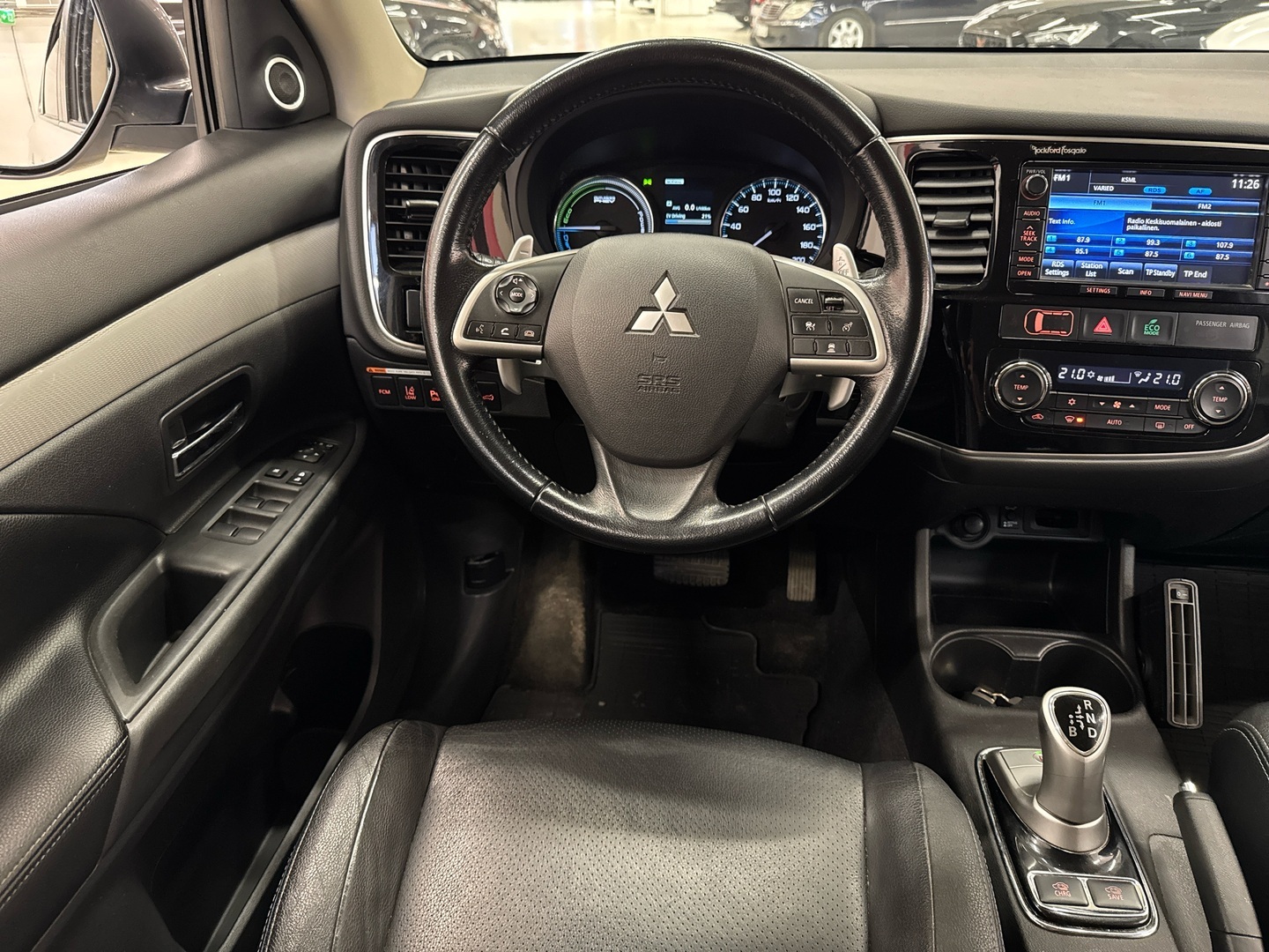 MITSUBISHI Outlander PHEV 2014