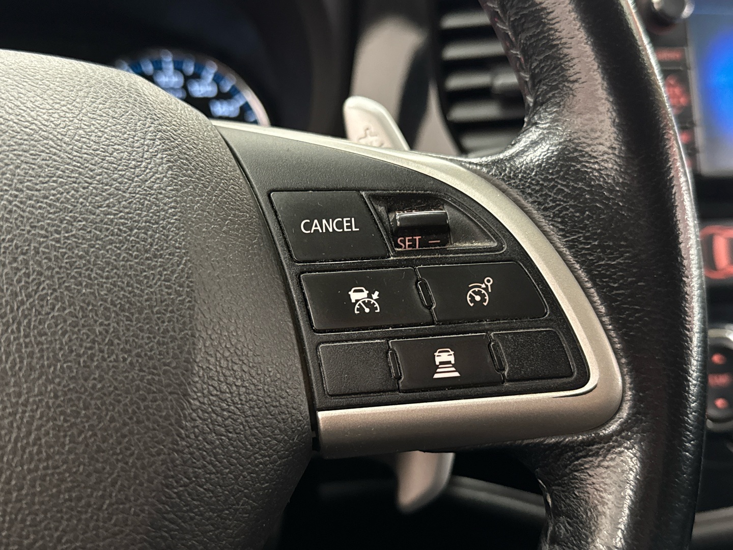 MITSUBISHI Outlander PHEV 2014