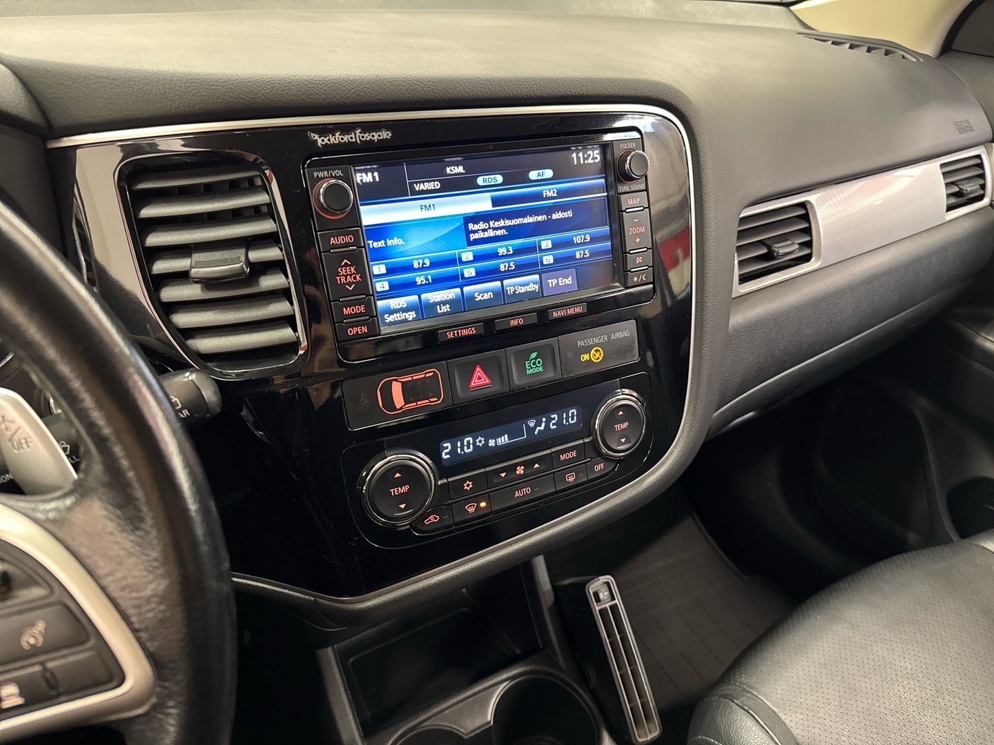 MITSUBISHI Outlander PHEV 2014