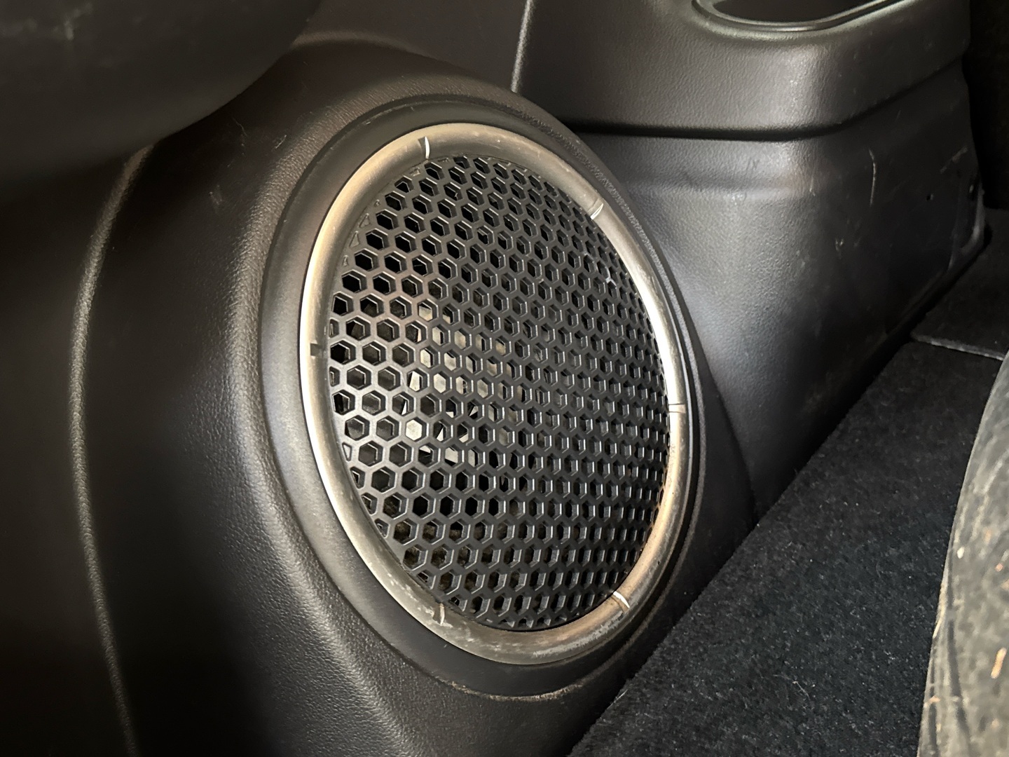 MITSUBISHI Outlander PHEV 2014