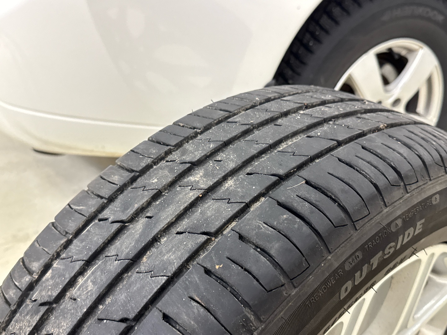 MITSUBISHI Outlander PHEV 2014