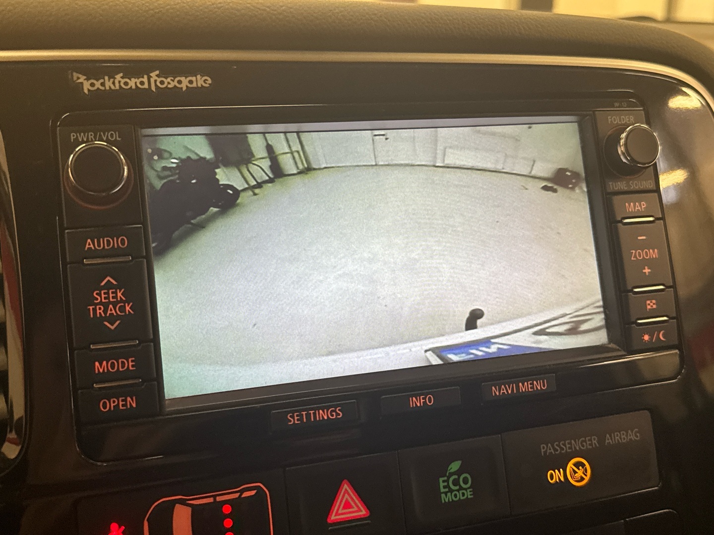 MITSUBISHI Outlander PHEV 2014