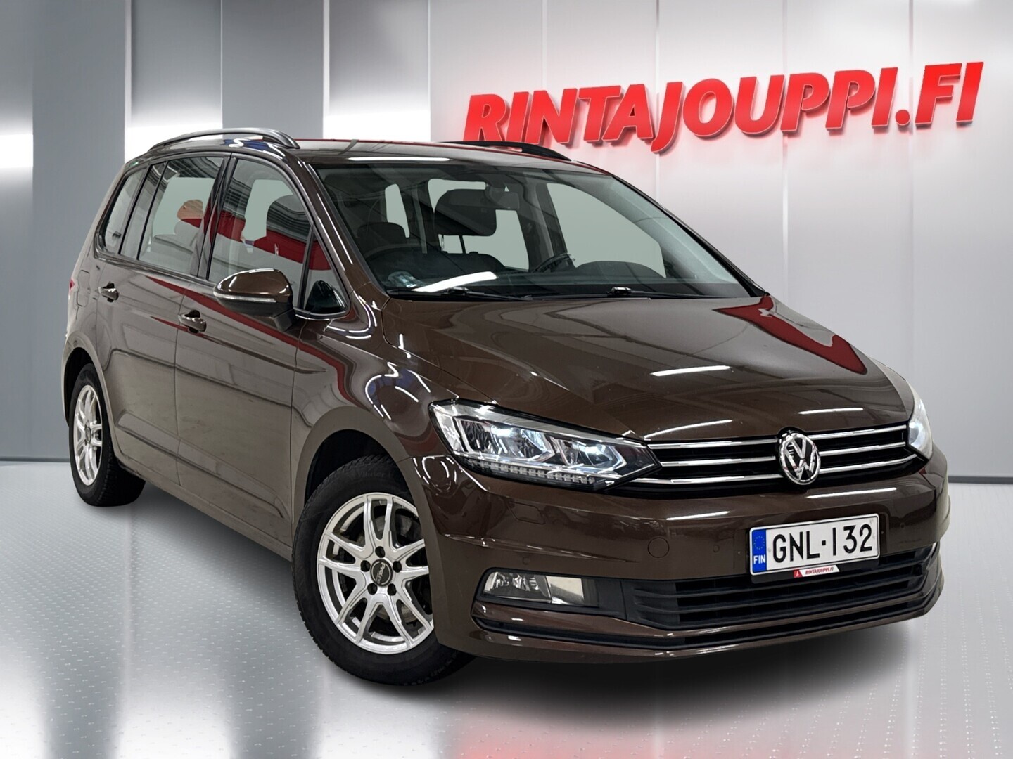 VOLKSWAGEN Touran 2016