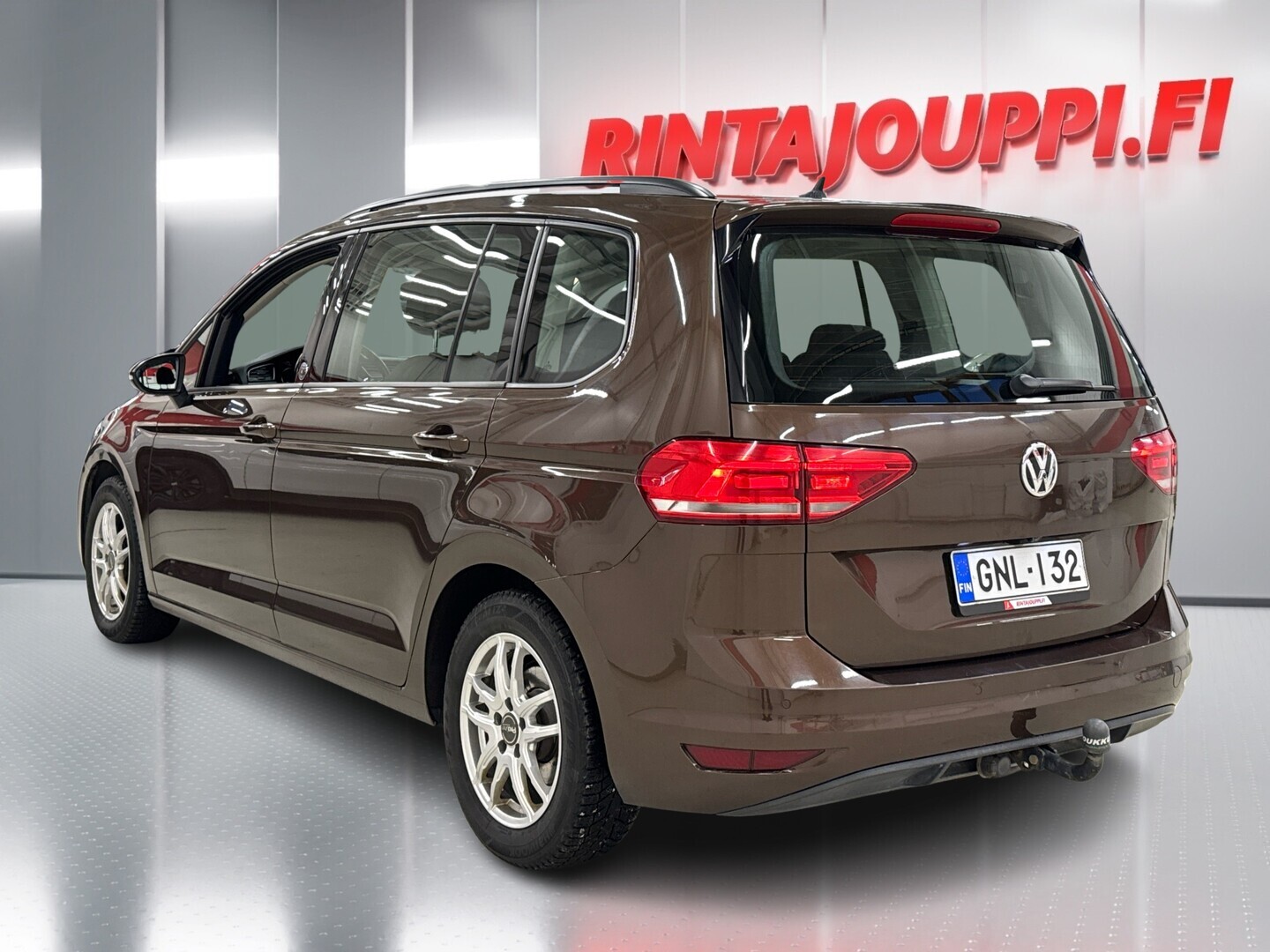 VOLKSWAGEN Touran 2016