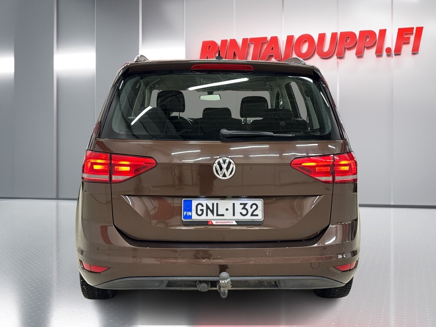 VOLKSWAGEN Touran 2016