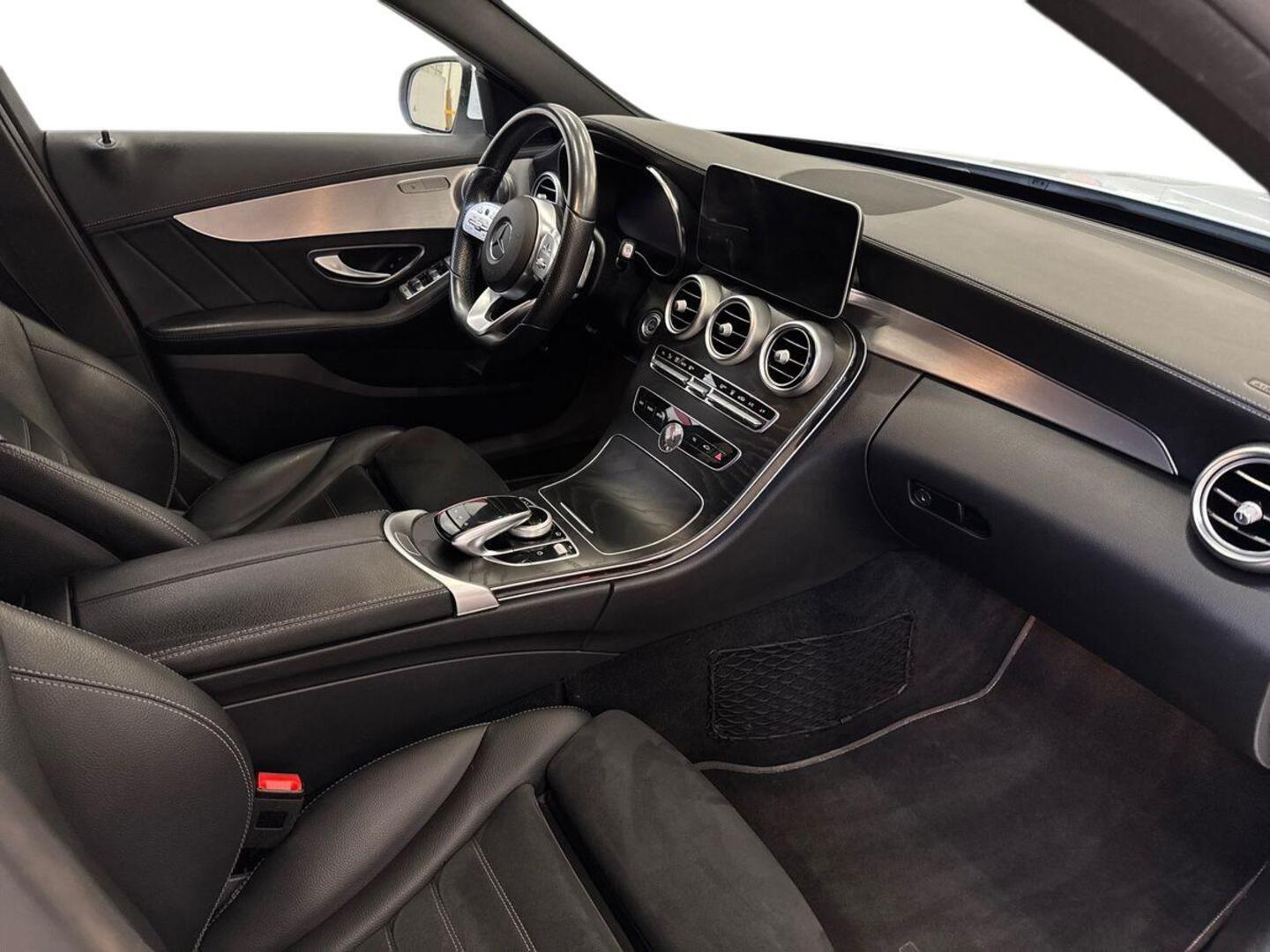 MERCEDES-BENZ C 2020