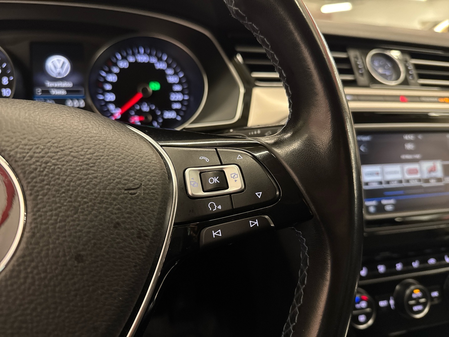 VOLKSWAGEN Passat 2016