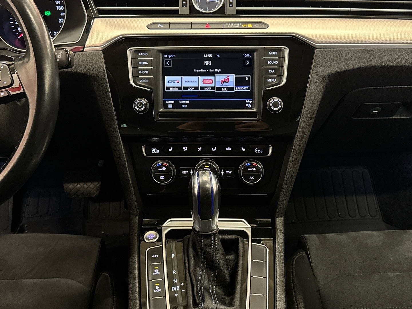 VOLKSWAGEN Passat 2016