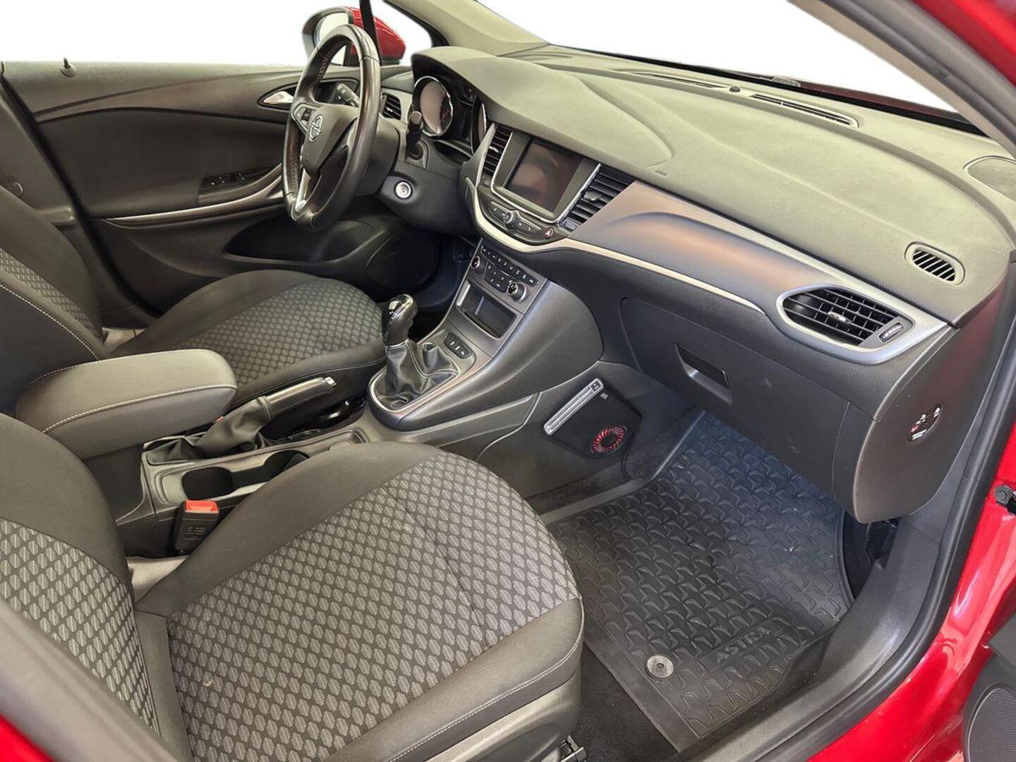 OPEL Astra 2021