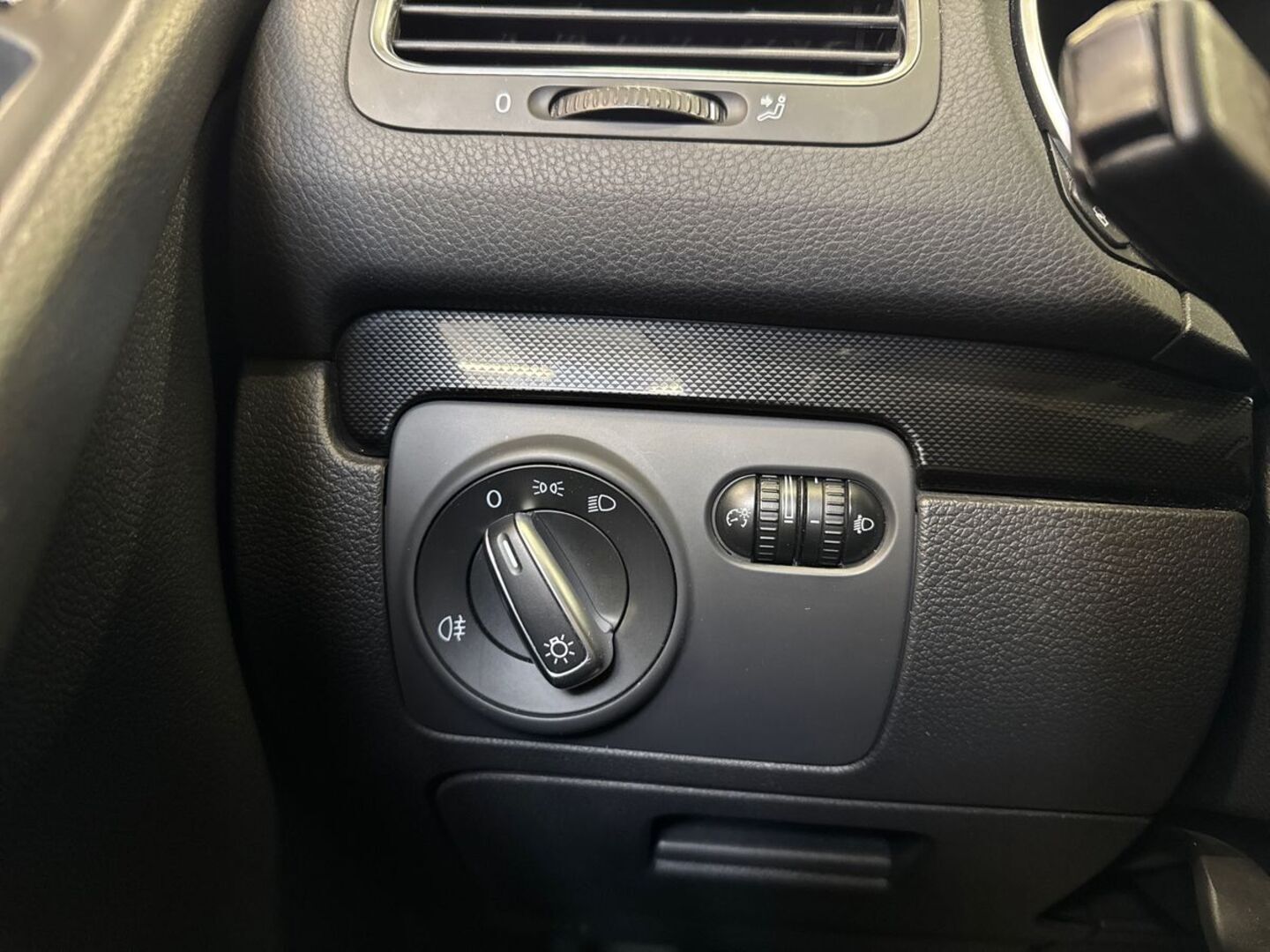 VOLKSWAGEN Golf 2010