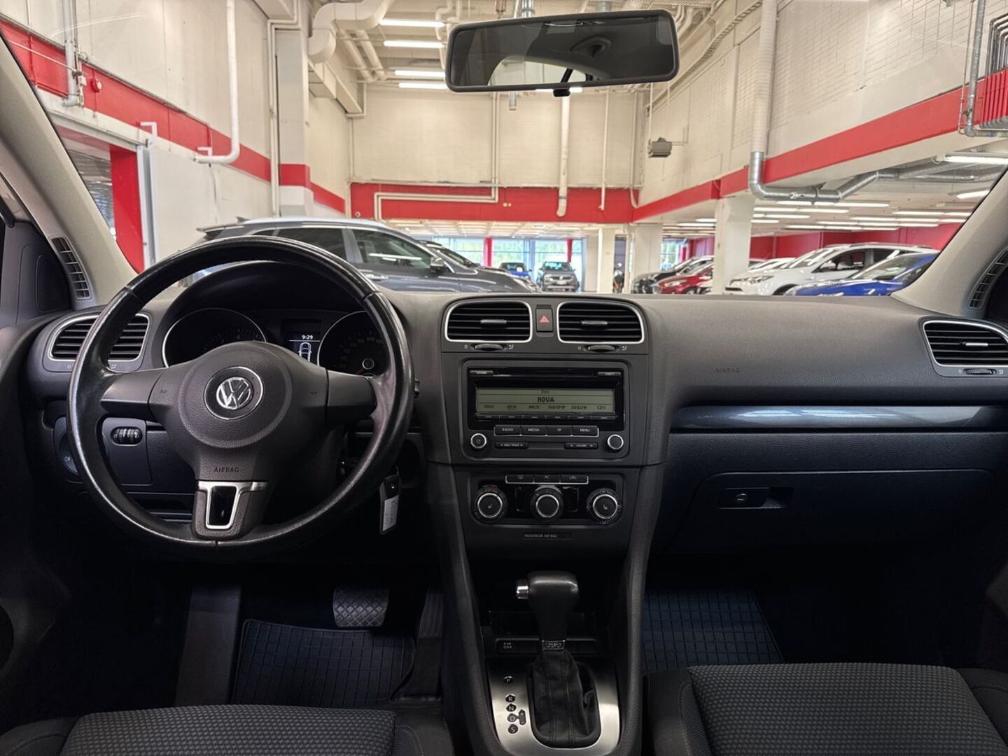 VOLKSWAGEN Golf 2010