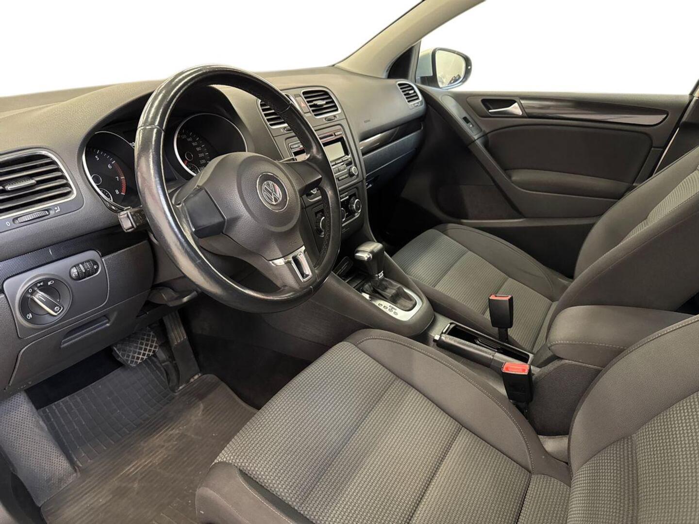 VOLKSWAGEN Golf 2010