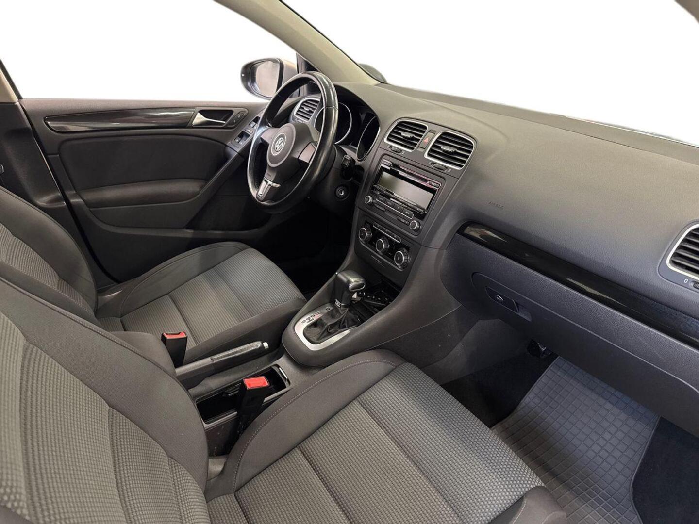 VOLKSWAGEN Golf 2010