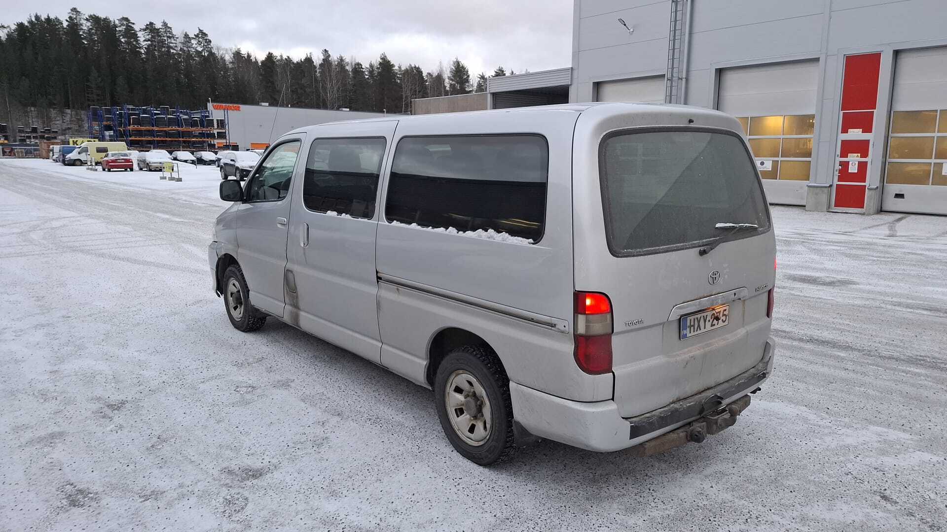 TOYOTA Hiace 2011