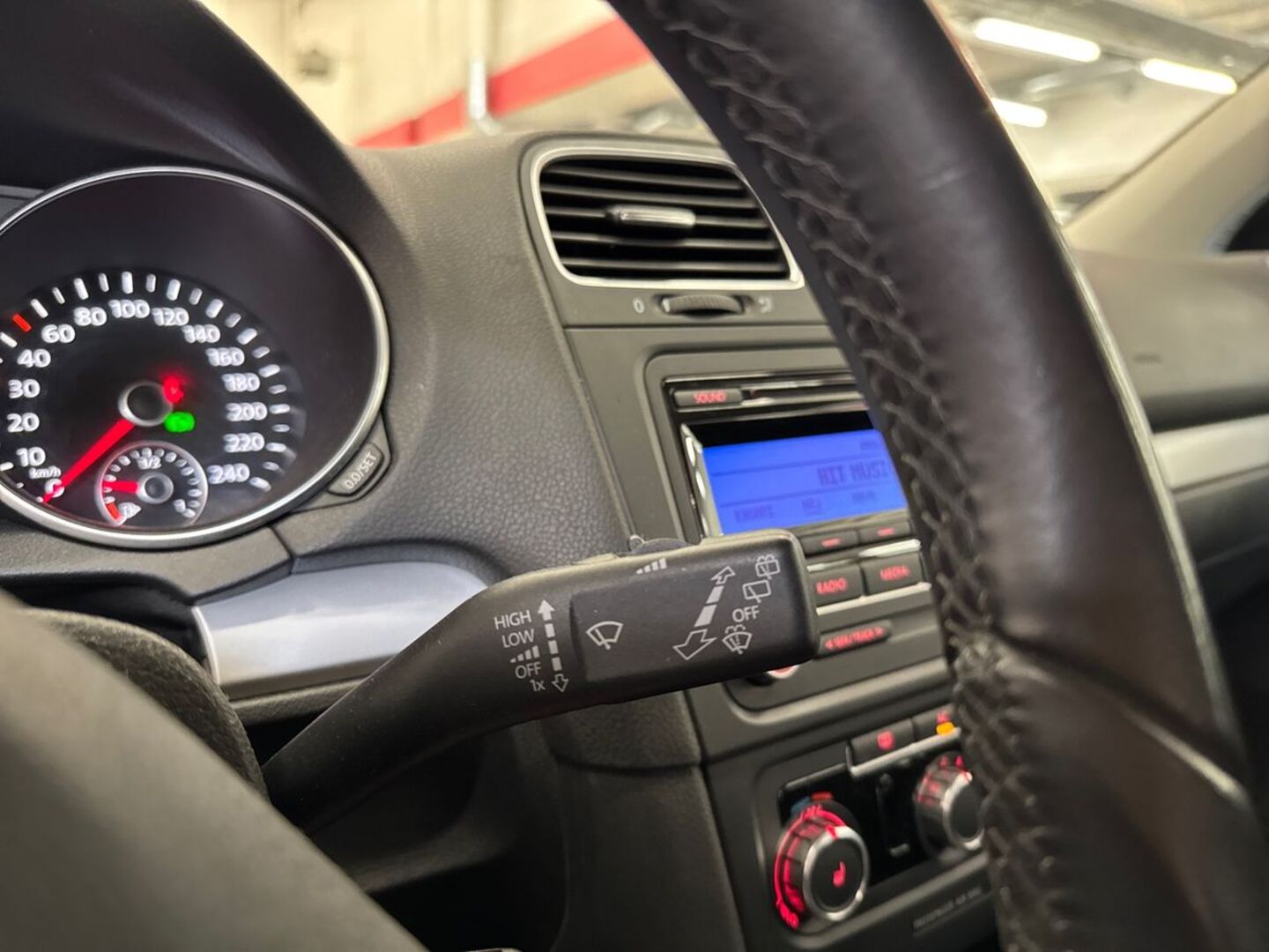 VOLKSWAGEN Golf 2010