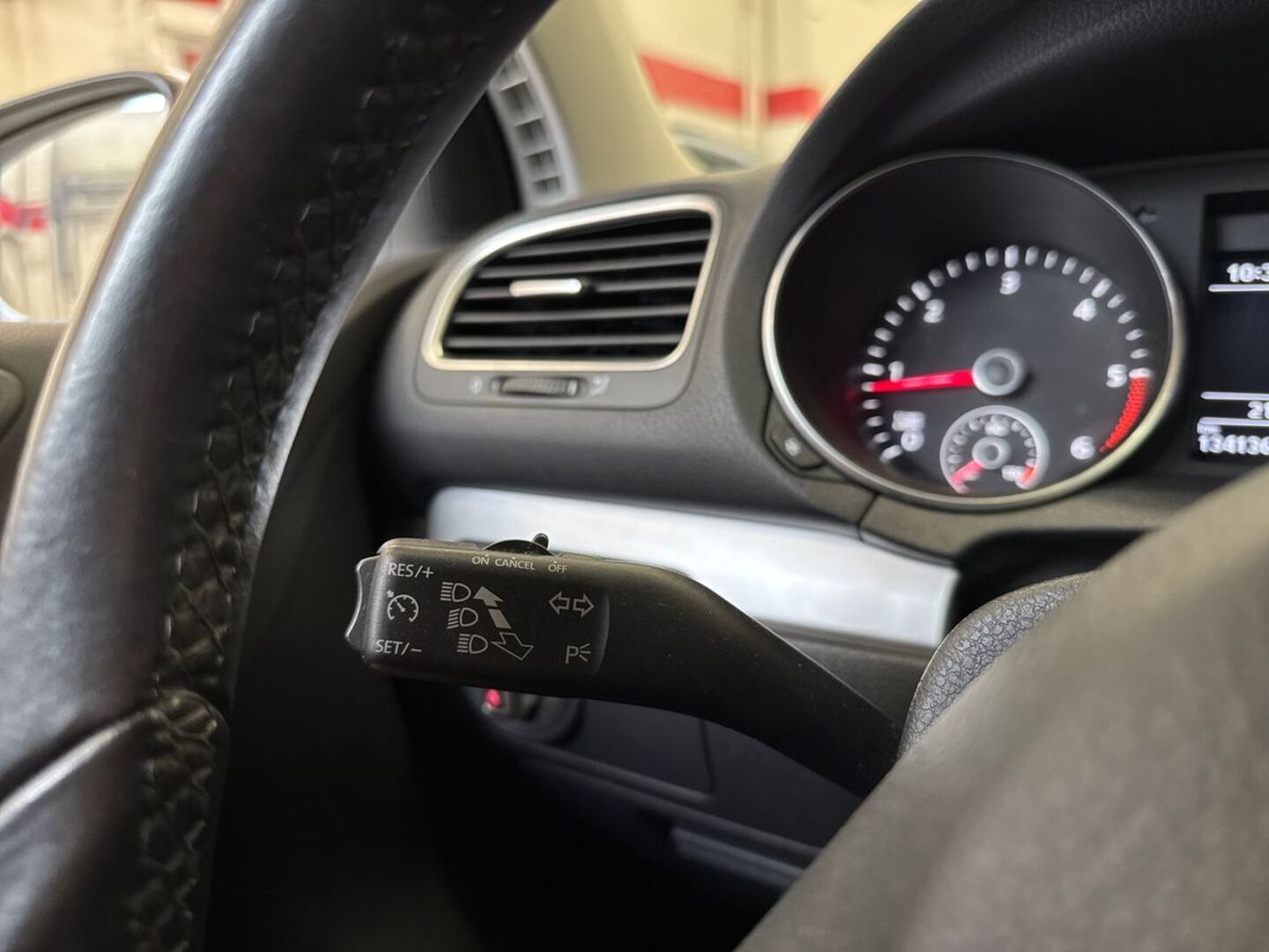VOLKSWAGEN Golf 2010