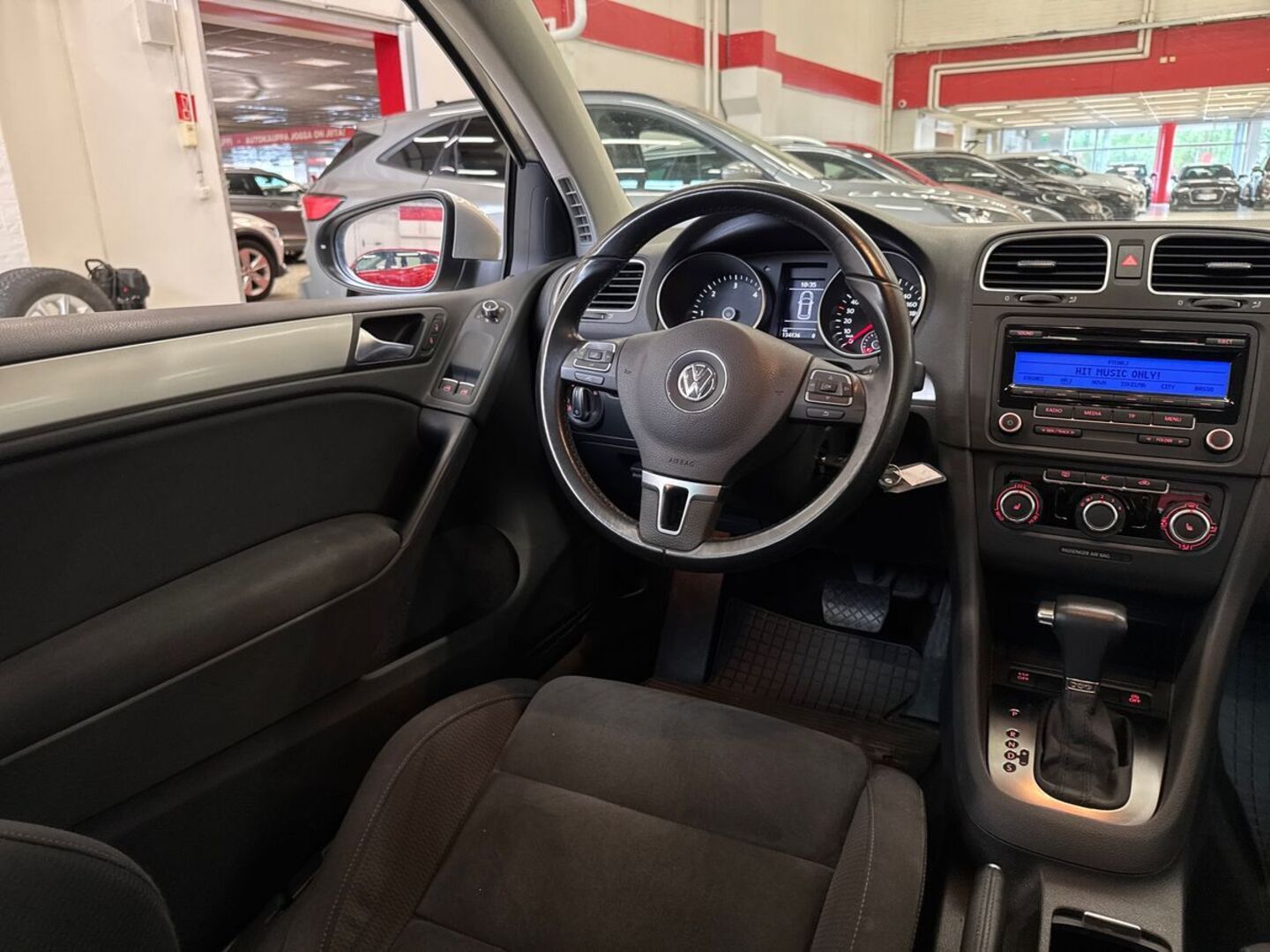 VOLKSWAGEN Golf 2010