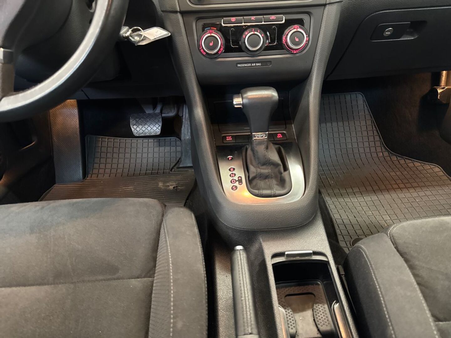 VOLKSWAGEN Golf 2010