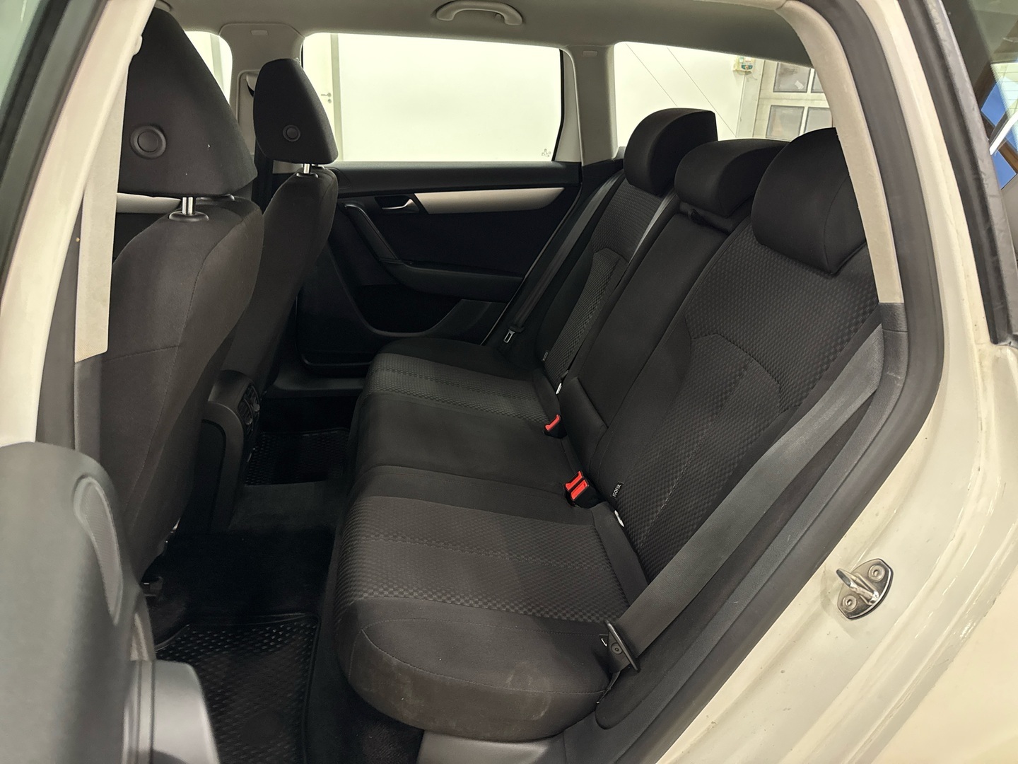 VOLKSWAGEN Passat 2011