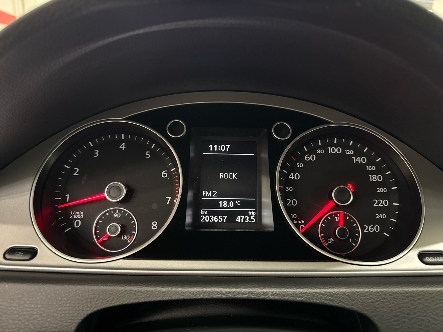 VOLKSWAGEN Passat 2011