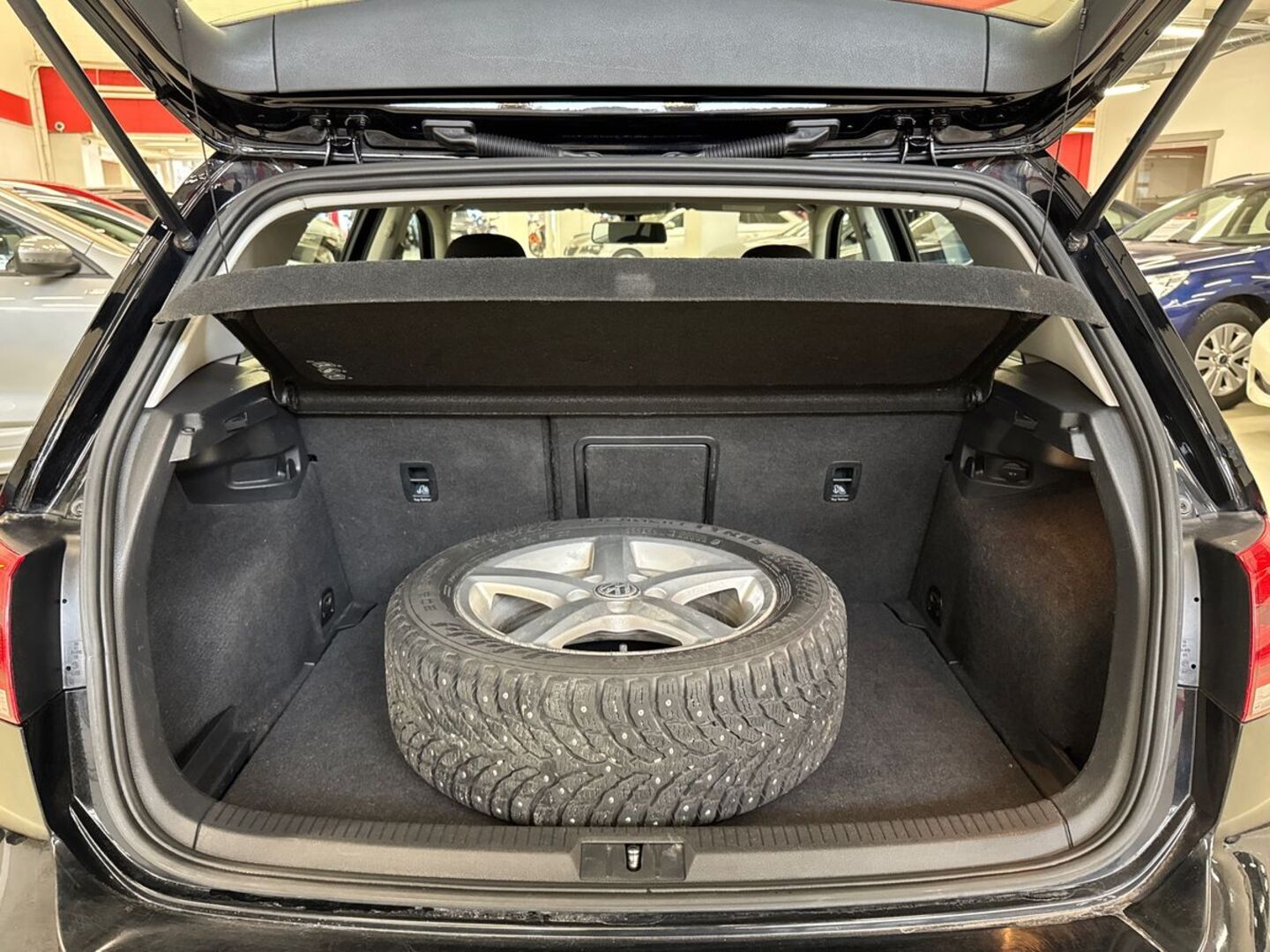 VOLKSWAGEN Golf 2013