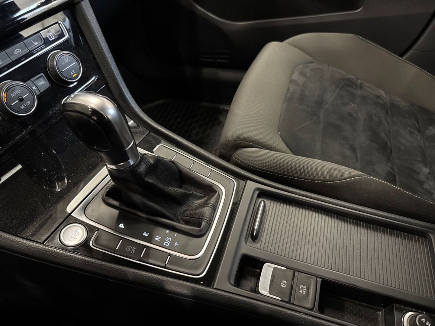 VOLKSWAGEN Golf 2013