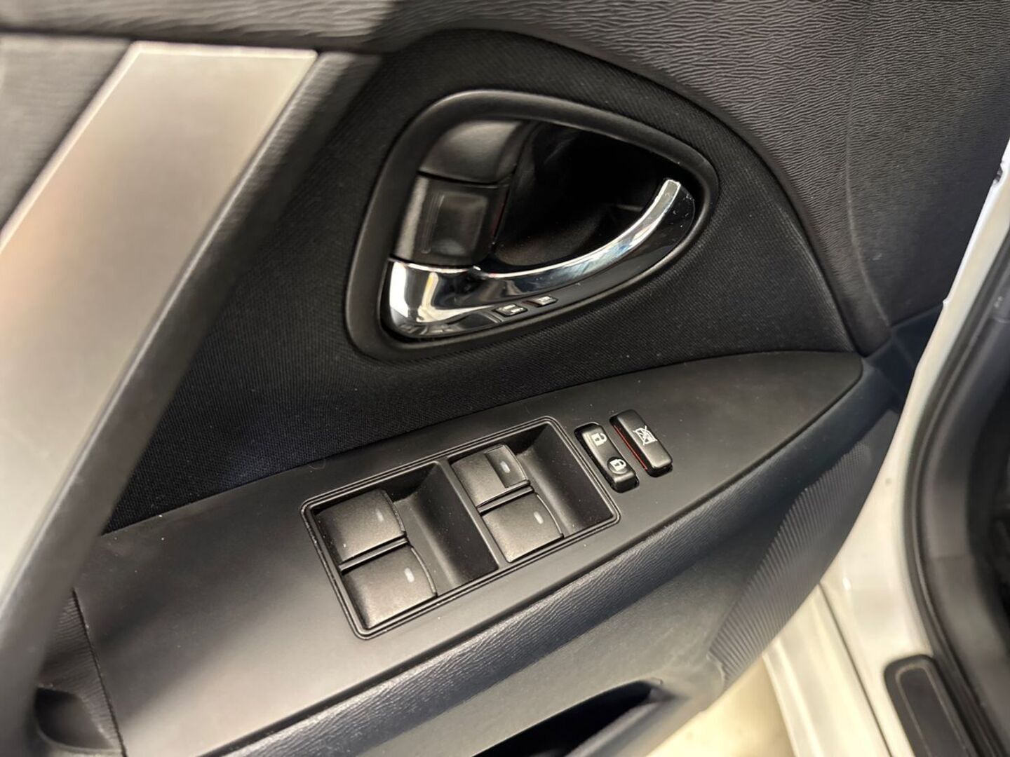 TOYOTA Avensis 2013