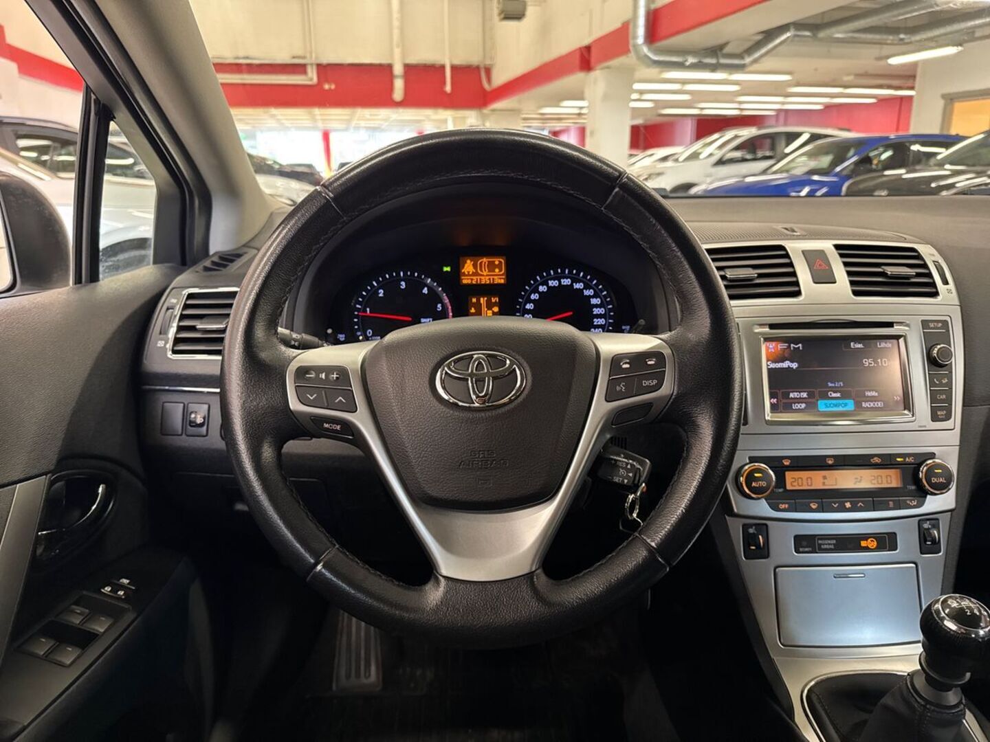 TOYOTA Avensis 2013