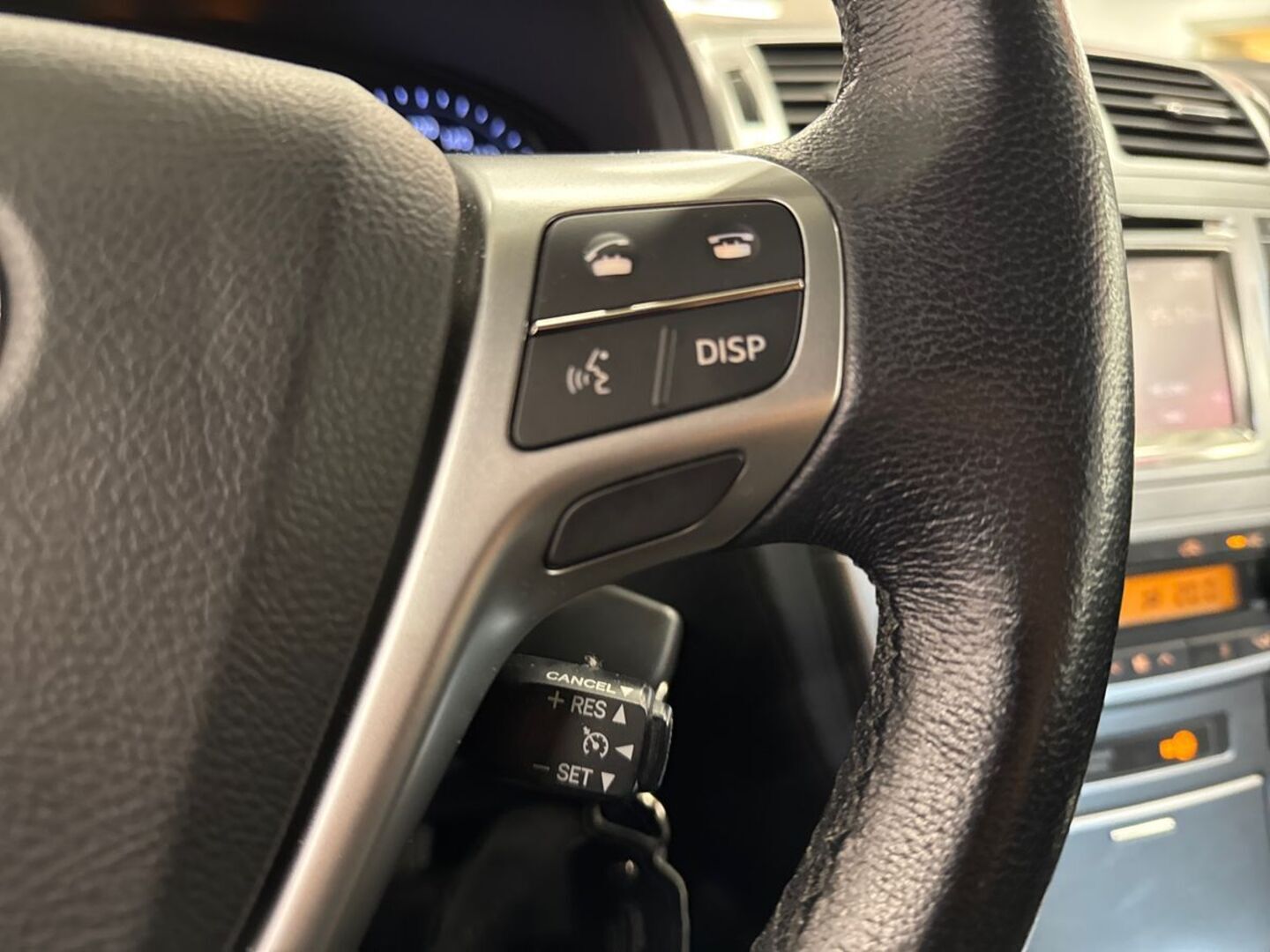 TOYOTA Avensis 2013