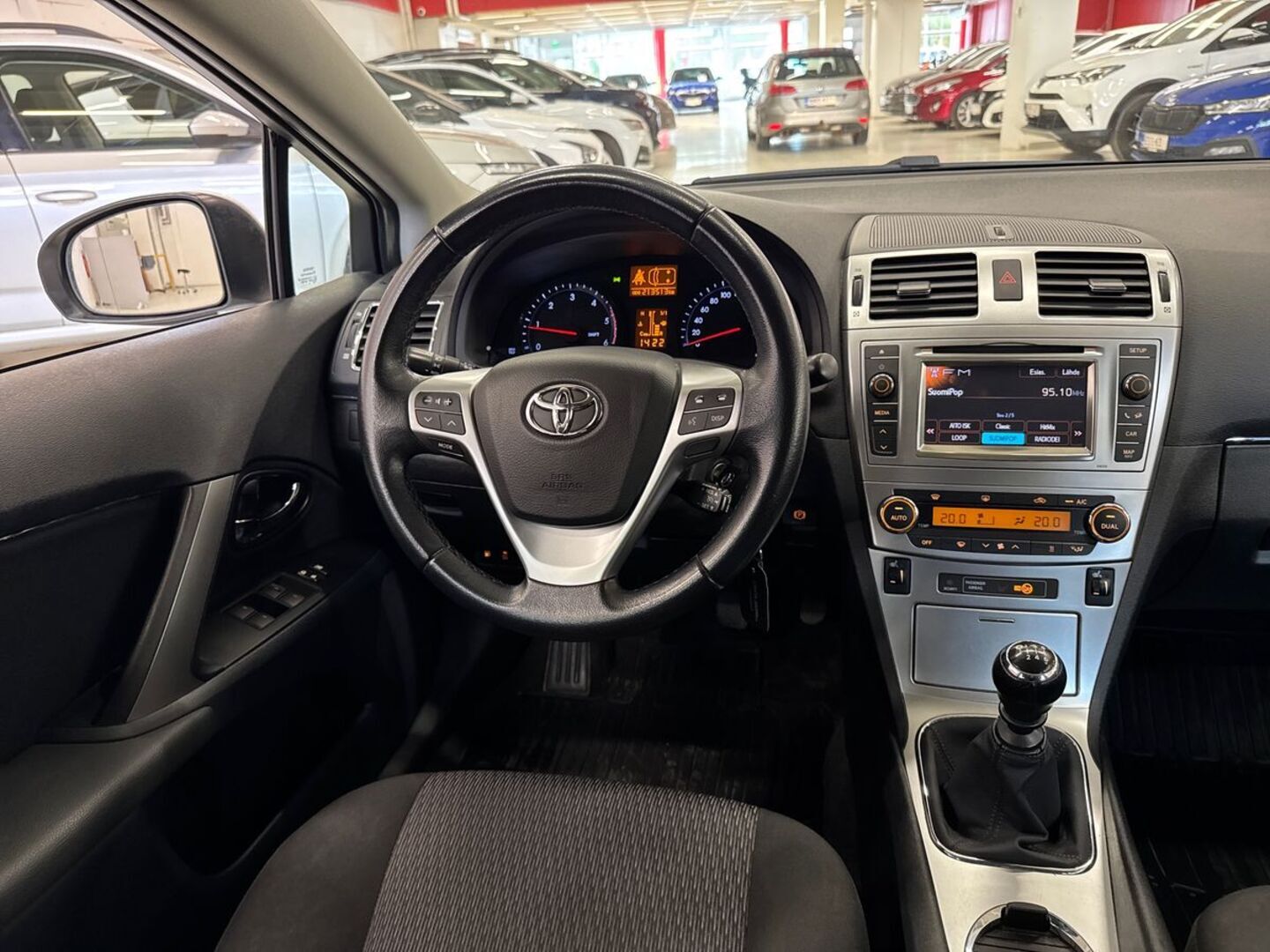 TOYOTA Avensis 2013