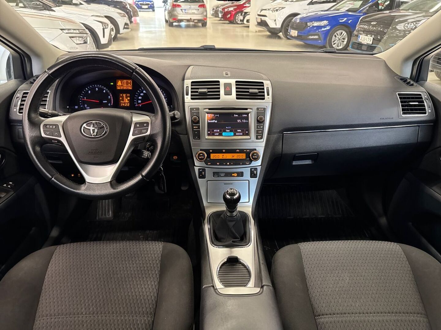TOYOTA Avensis 2013