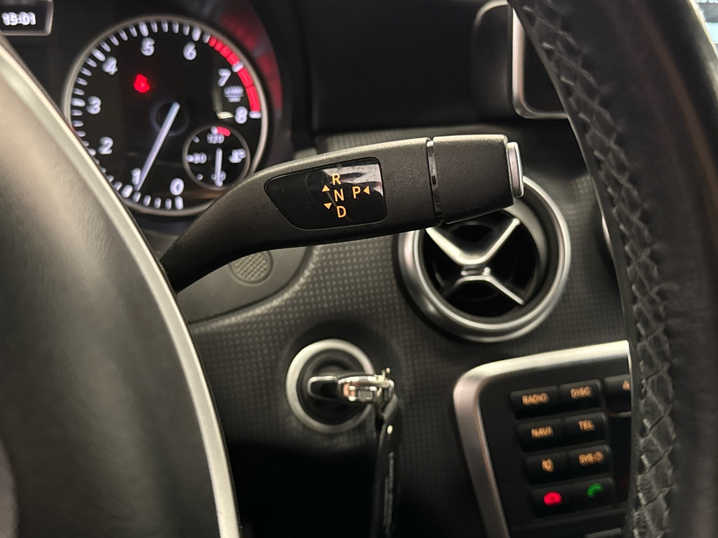 MERCEDES-BENZ A 2015