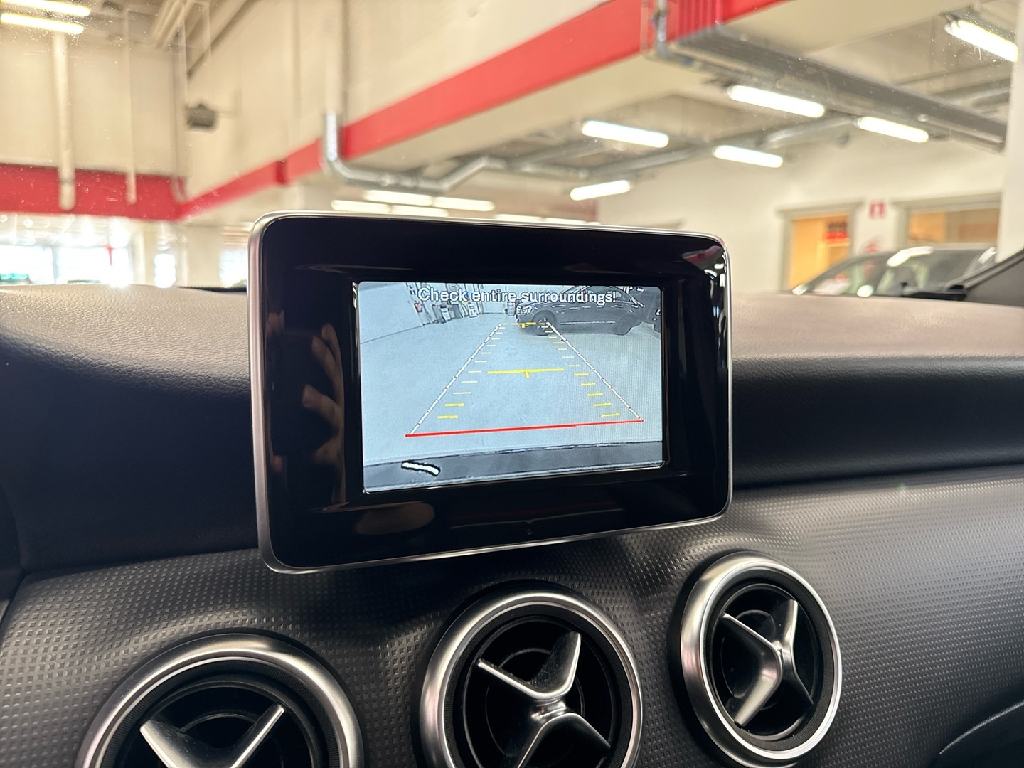 MERCEDES-BENZ A 2015