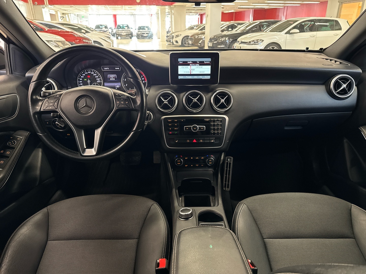 MERCEDES-BENZ A 2015