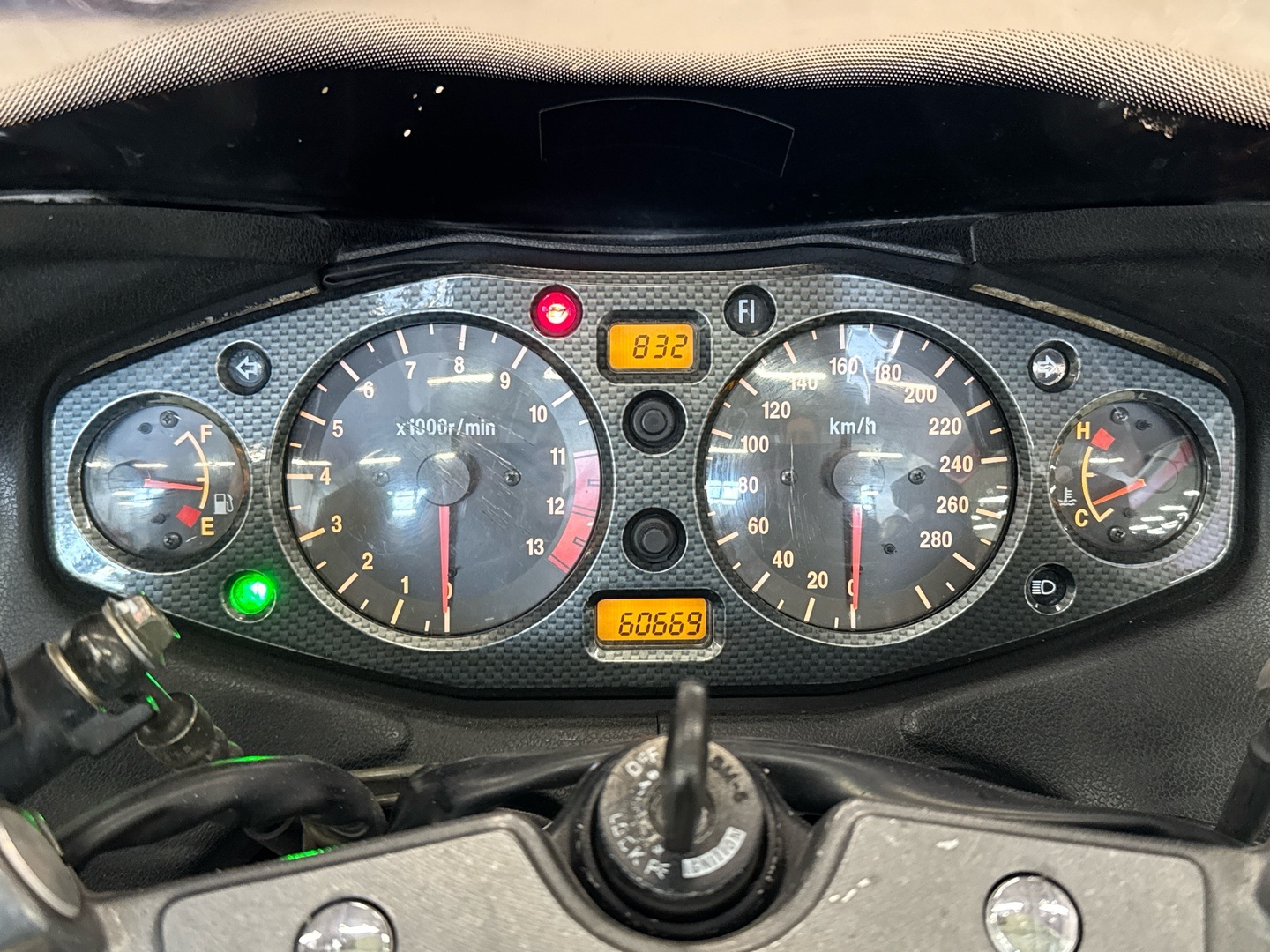 SUZUKI GSX 2005