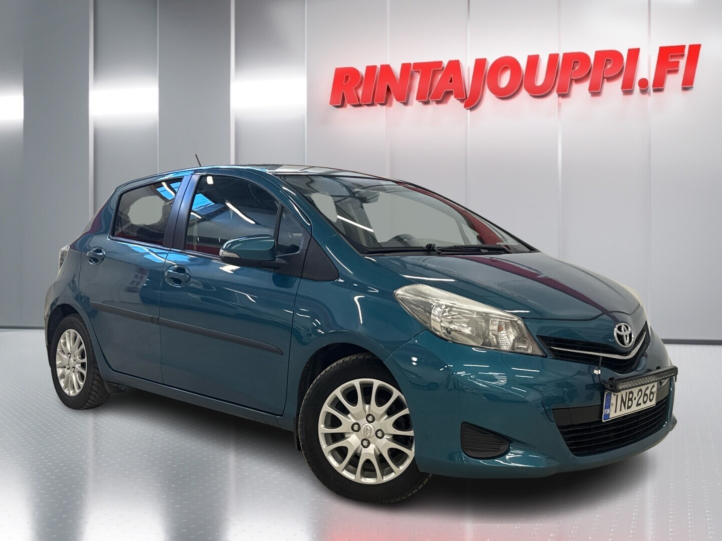 TOYOTA Yaris 2014