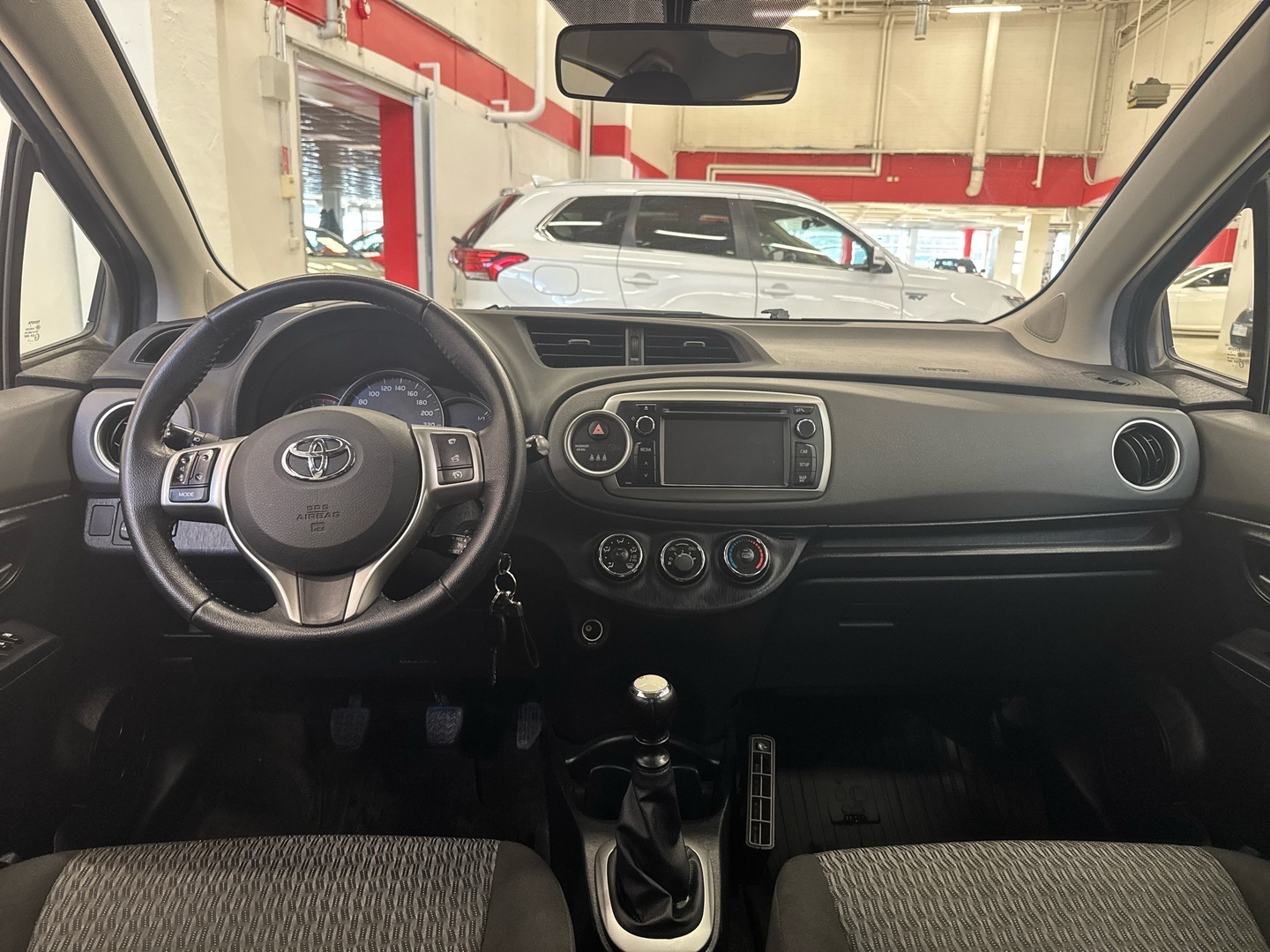 TOYOTA Yaris 2014